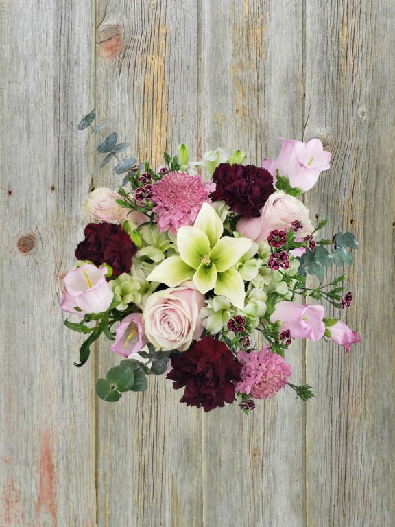 Wholesale Traditional Love - 21 Stem Delivered Online | FlowerFarm